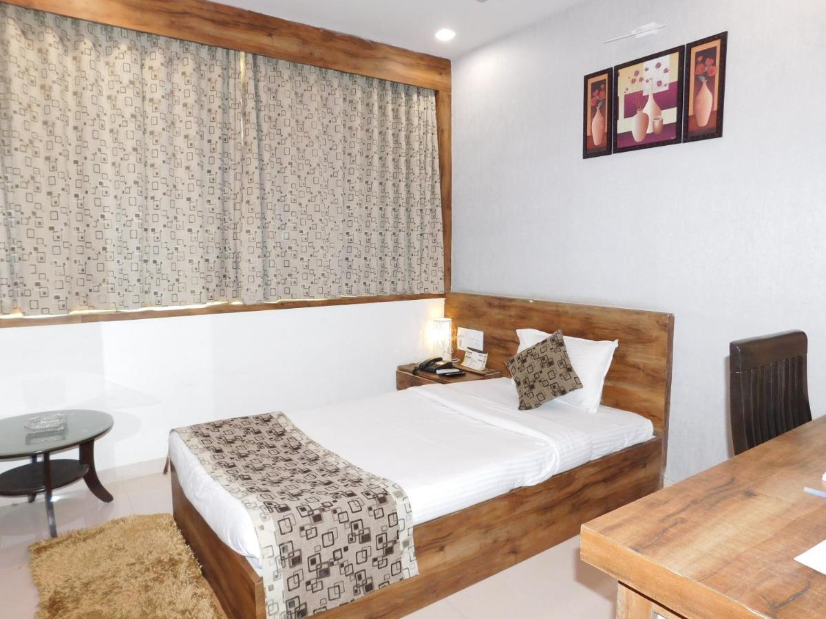 Hotel Shiva Club And Resort Mundra Экстерьер фото